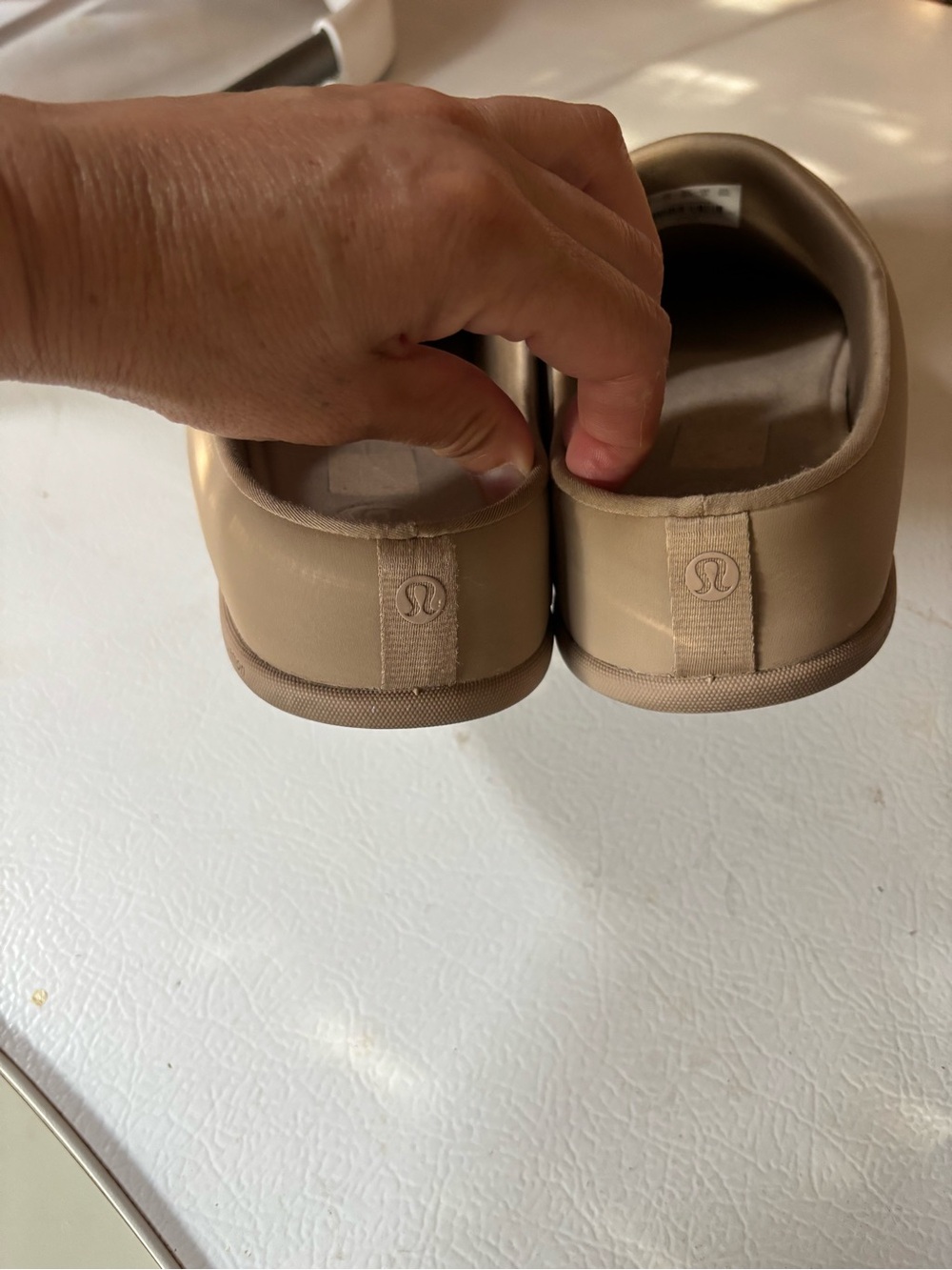 Lululemon - Picture 2 of 5
